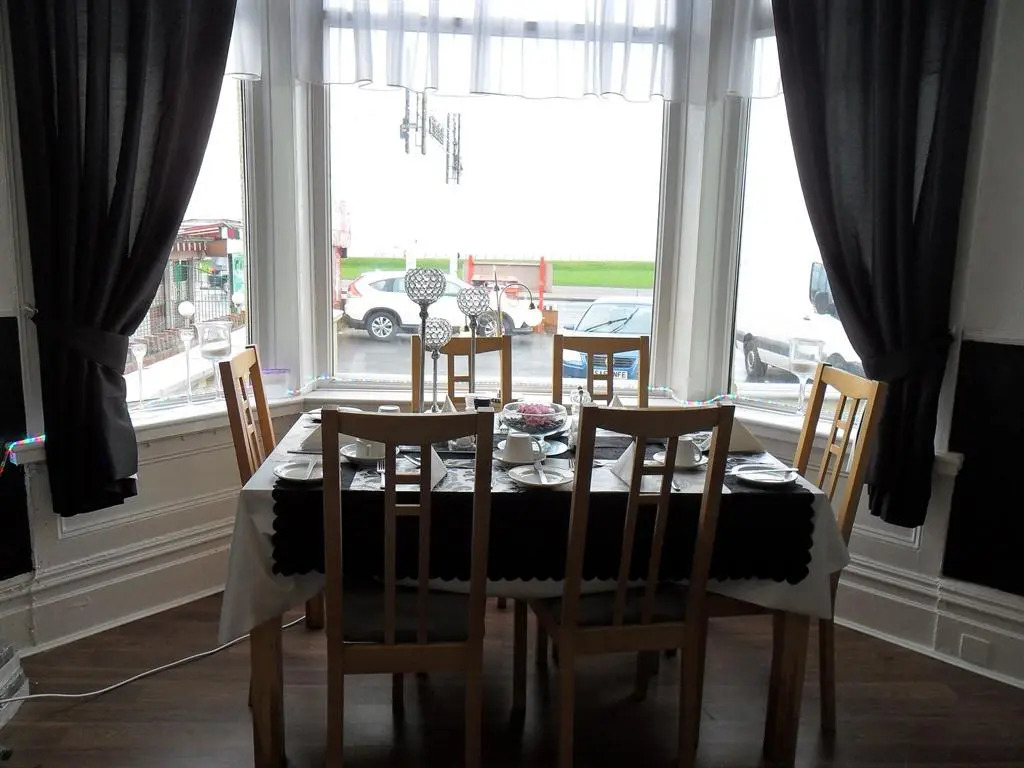 Anzy Panzy Hotel and Apartments