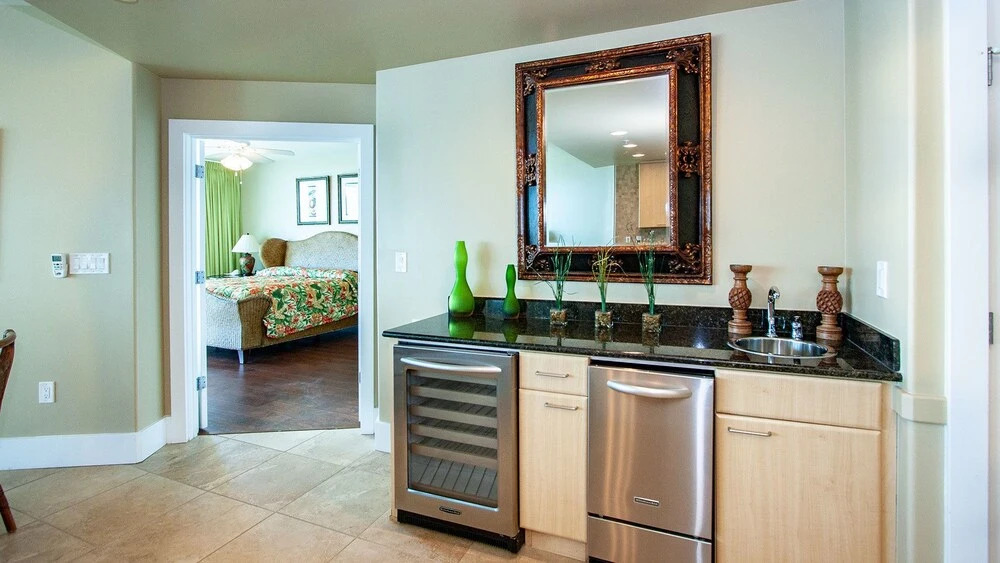 Two Bedroom Condo With Remarkable Views - Unit Crd1208