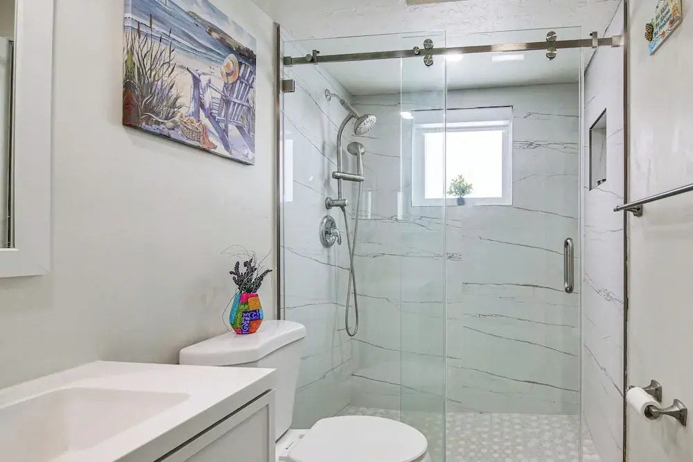< 2 Mi to Marco Island Beach Access: Modern Oasis