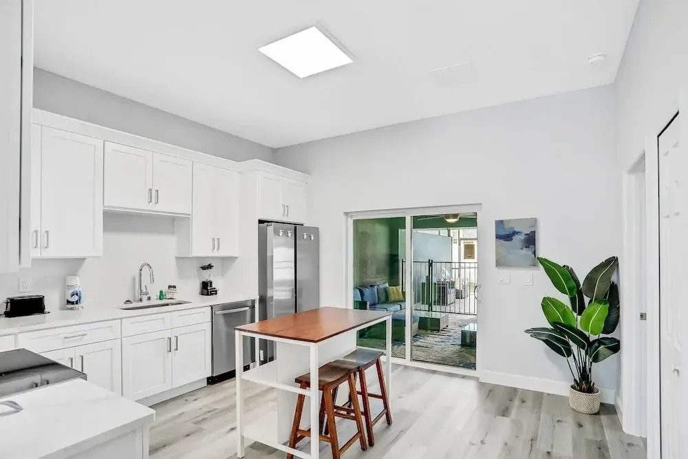Brand-new Duplex With Screened Pool, Furnished Lanai, Grill, AC, & Washer/dryer
