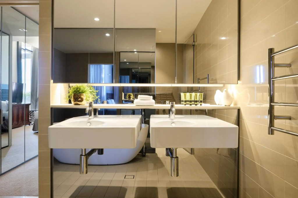Luxury Bondi Beachside Apartment - Pacific
