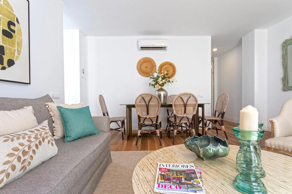 Beautiful 3-bedroom Apartment in Cadiz Center San Antonio IV