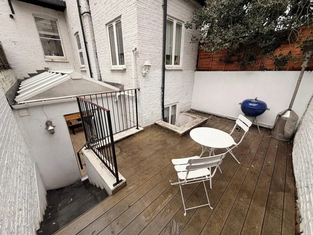 The Fulham Patio Apartment