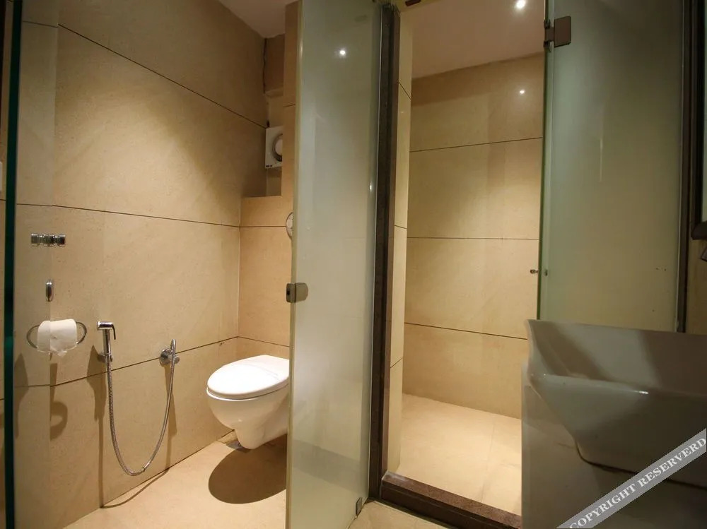 OYO 8084 Hotel Kingston