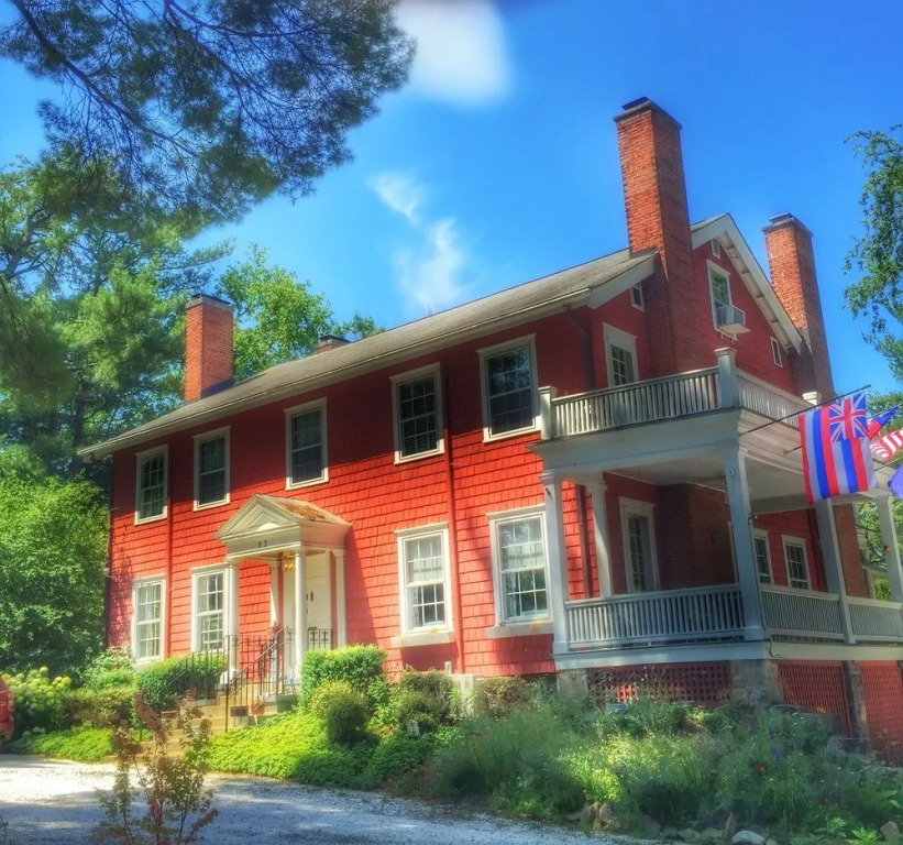 The Applewood Manor