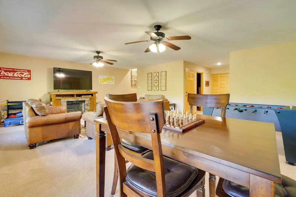 Beautiful Smoky Mountain Chalet With Game Room!