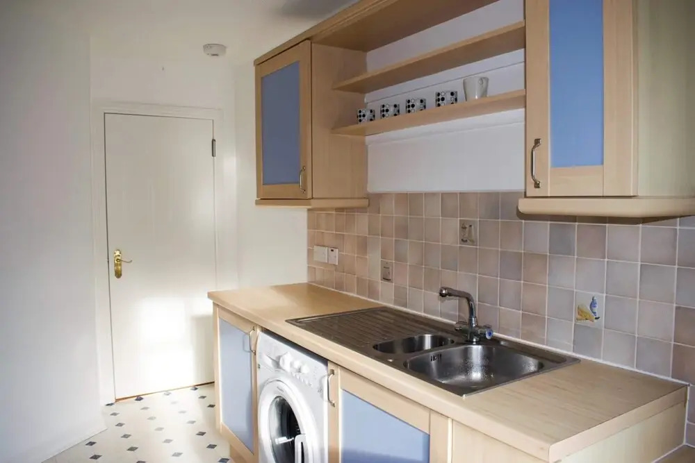 Spacious 2 Bedroom Home in Edinburgh