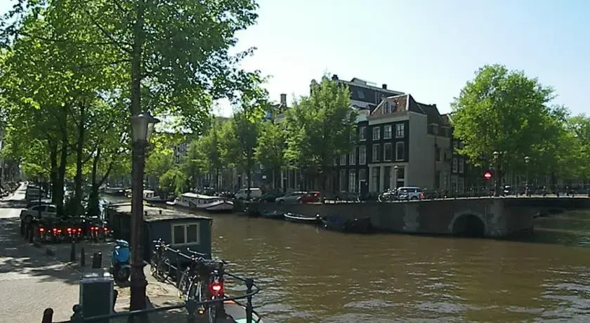Authentic Jordaan Apartment