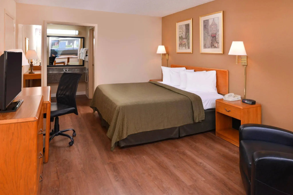 Quality Inn Dutch Inn