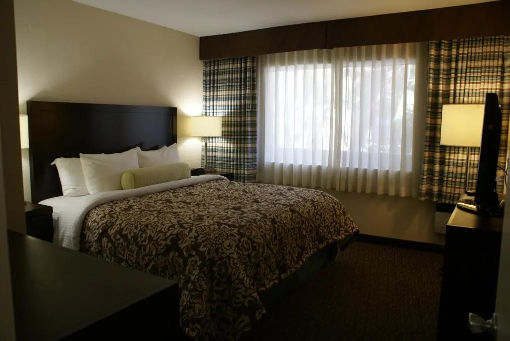 Royal Palace Westwood Hotel