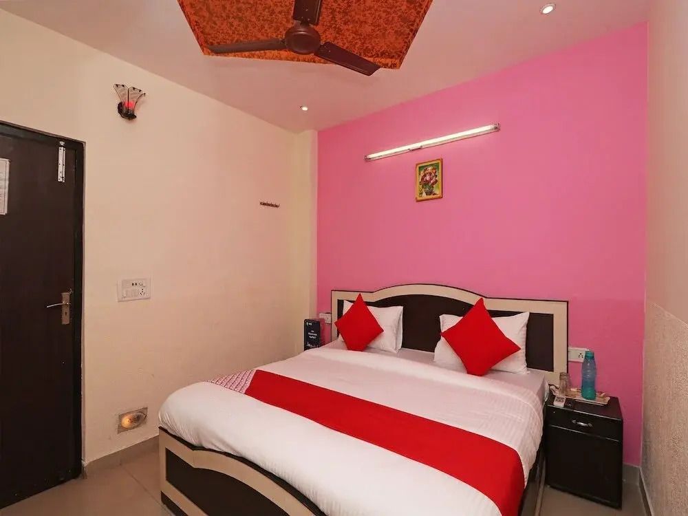 Vasundhra Heights Hotel By Oyo
