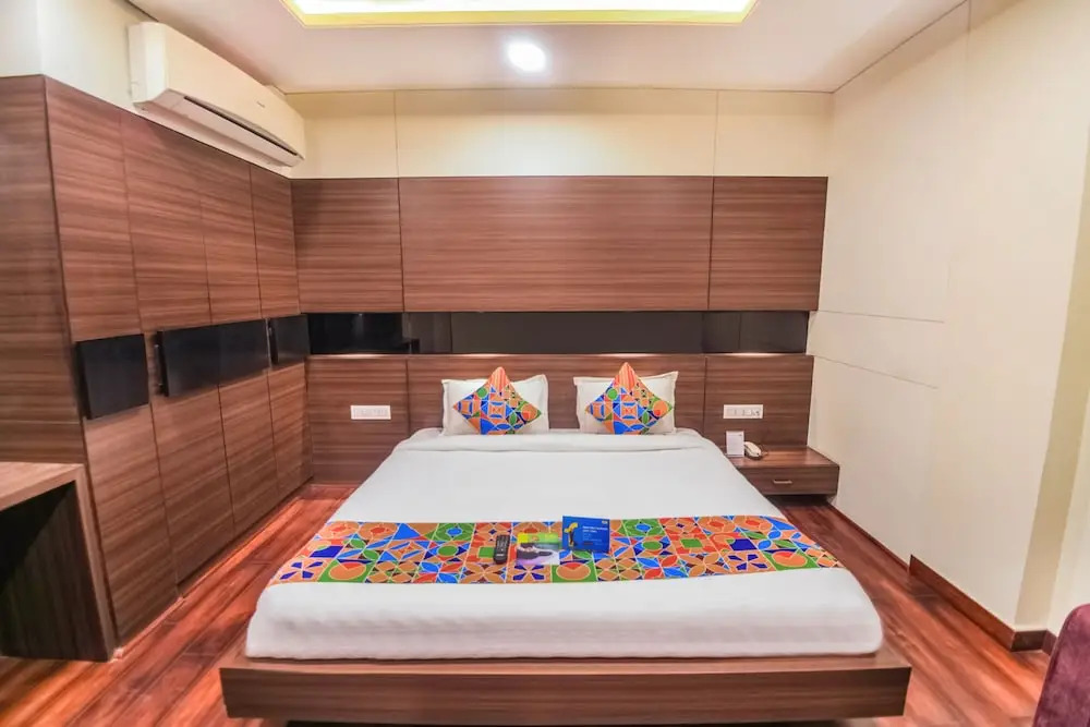 Shyampuriya Palace By FabHotel