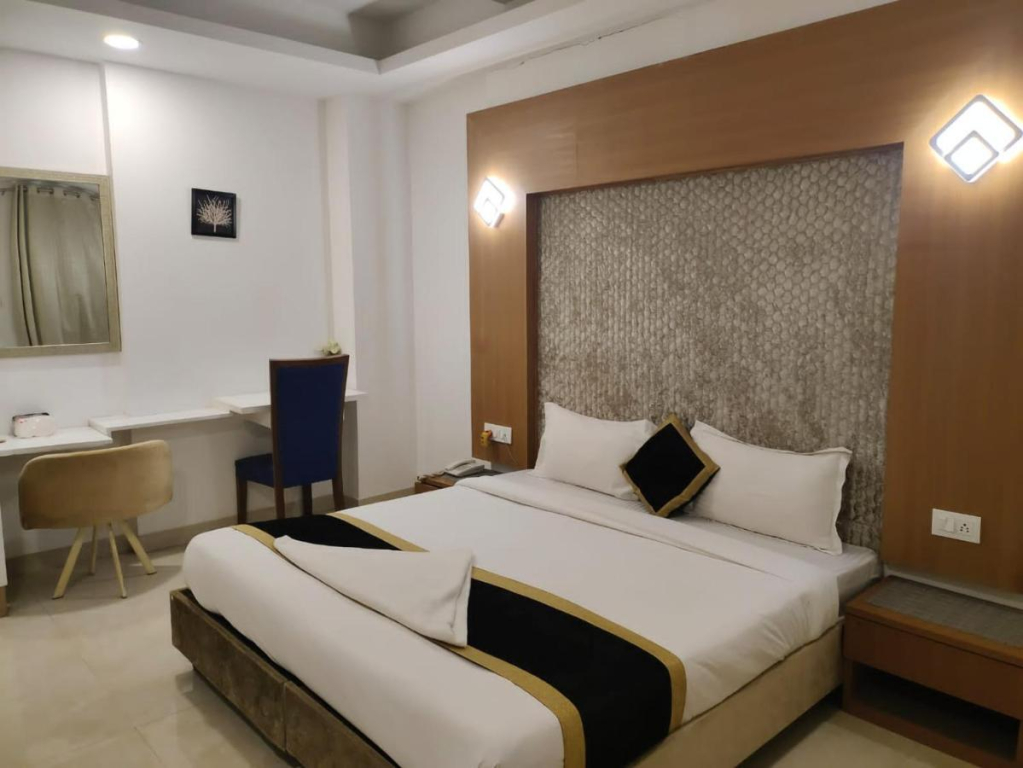 Phoenix Suites