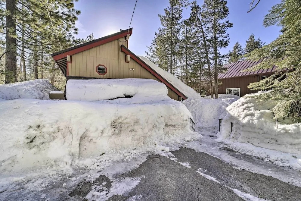 6 Mi to Sugar Bowl Resort: Soda Springs Cabin