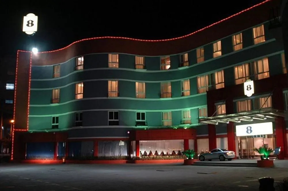 Super 8 Hotel