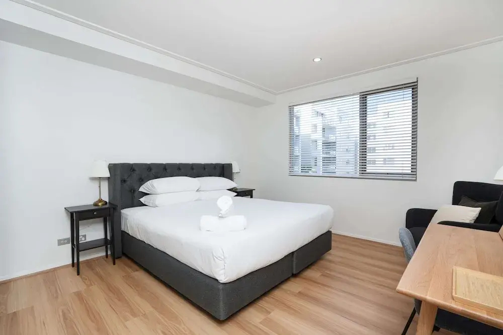 Modern 1-bed Unit With Pool Views and Balcony