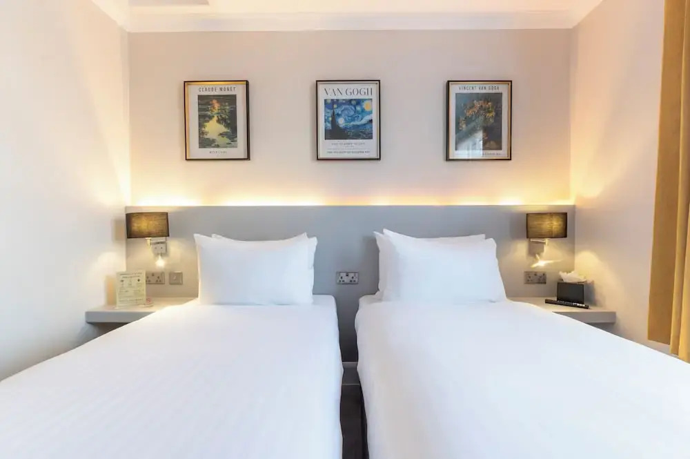 MARINA HOTEL London