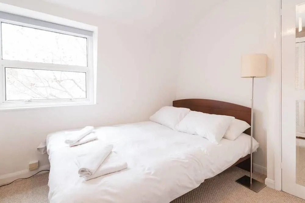 Top Floor Flat With Views in Southwark/borough