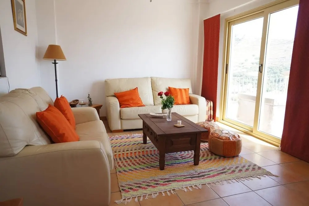 La Alcazaba - 3 bed apt With Communal Pool