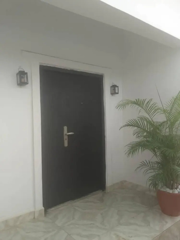 Claramojisola - Eunice Apartments