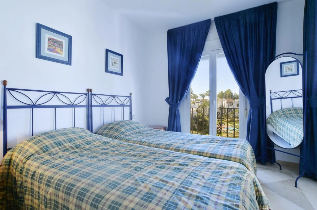 Costalita Penthouse in Estepona