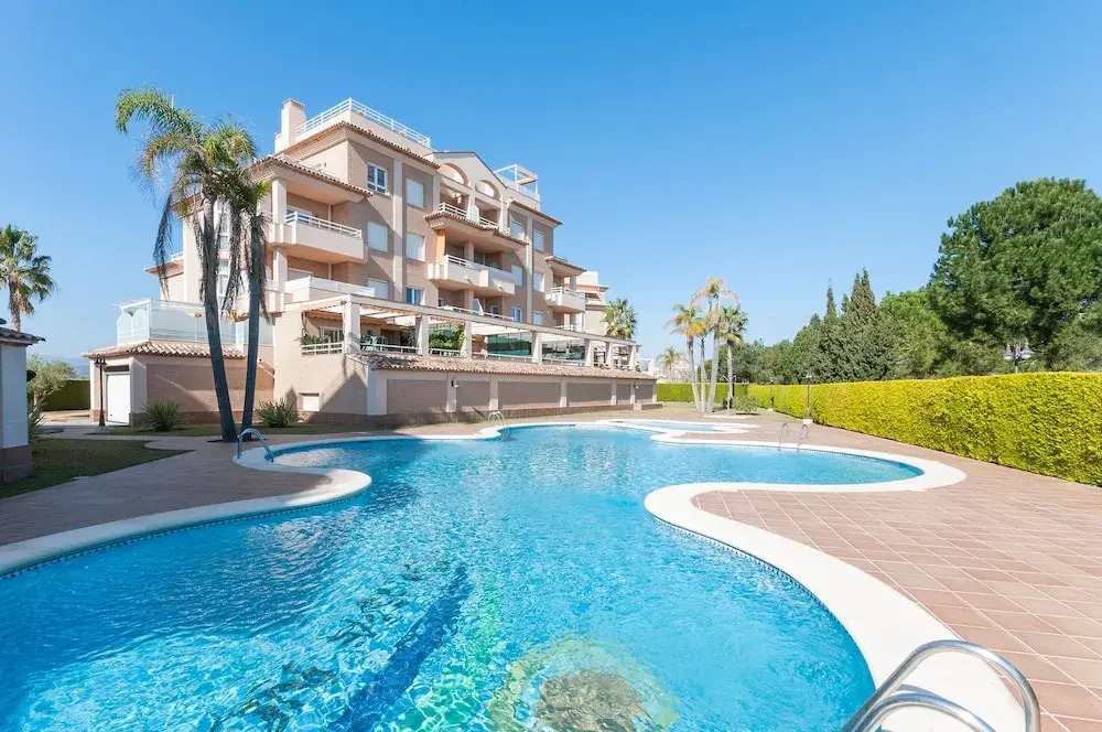 Camelot in Oliva With 1 Bedrooms and 1 Bathrooms