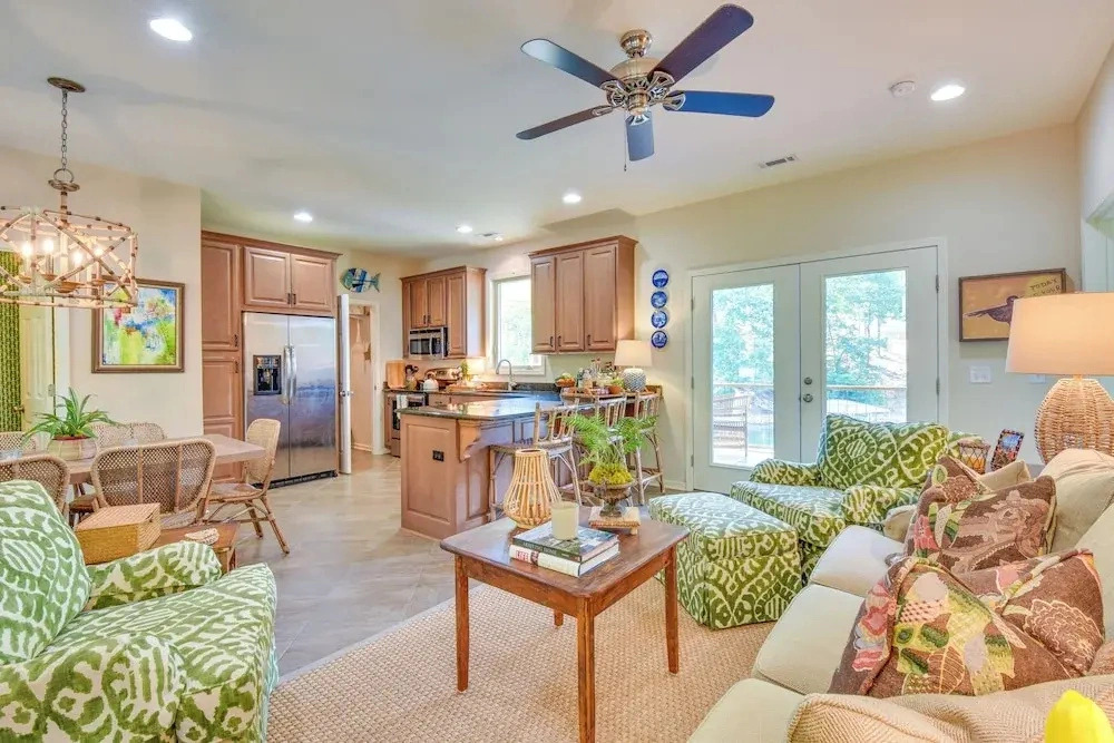 Lakefront Fun Near Clemson! Retreat w/ Pool Access