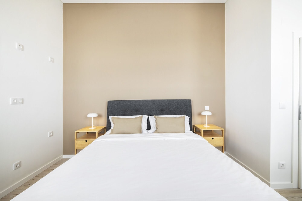 Lisbon Oriente Suites by Olala Homes