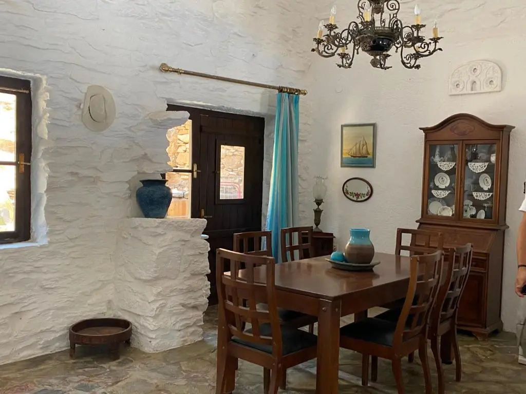 Villa Tereza, 2' walk from Koundouros beach and gorgeous pool!