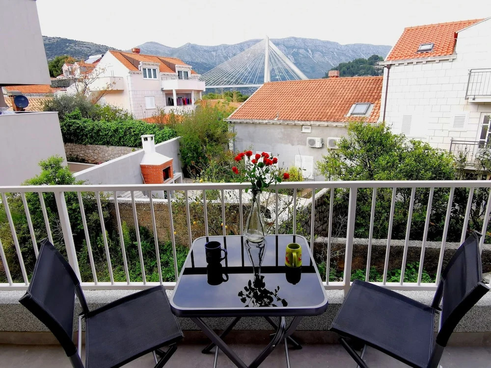Apartment with balcony Nike