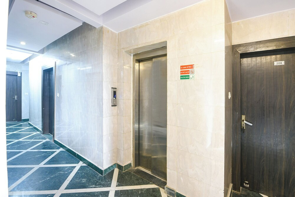 FabHotel Vishesh Continental