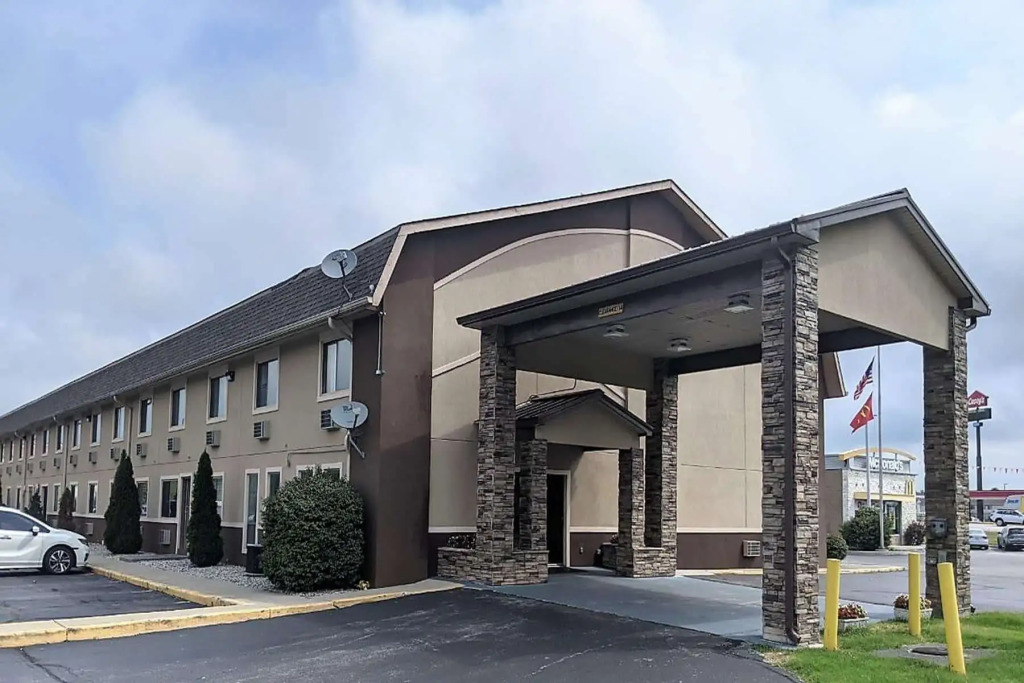 Super 8 by Wyndham Shelbyville
