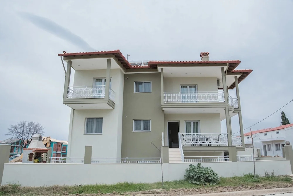 Lenas Apartments