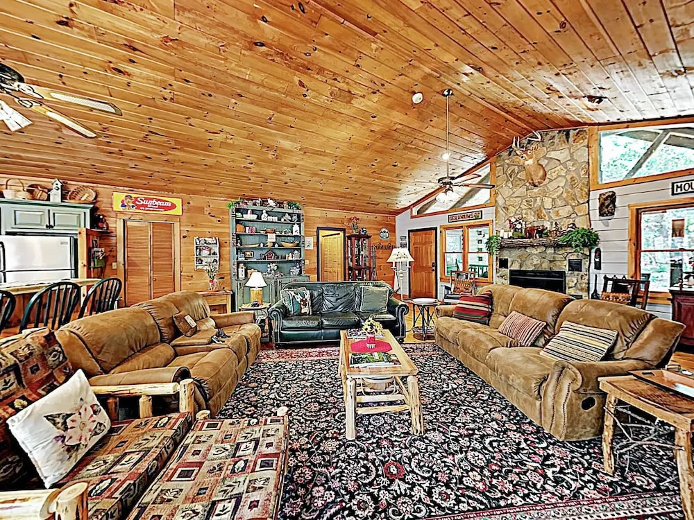 New Listing! Mountain Laurel Lodge W/ Hot Tub 5 Bedroom Home