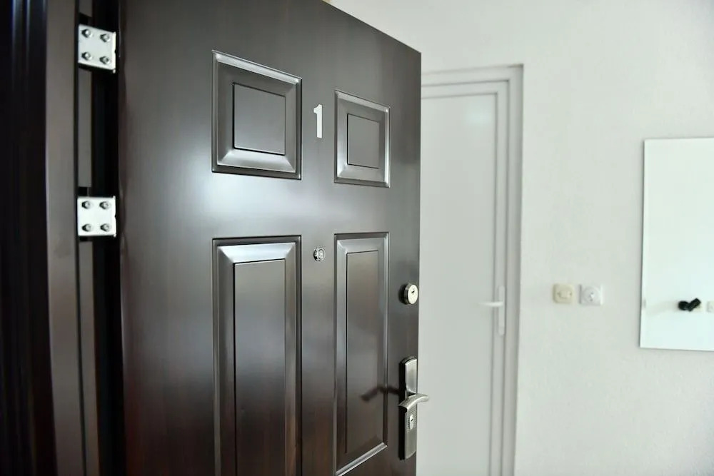 Hostel & Apartments Academy