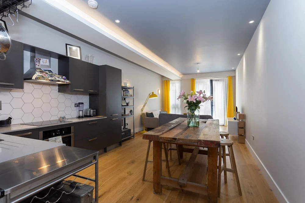 1 Bedroom Converted Warehouse In Stoke Newington