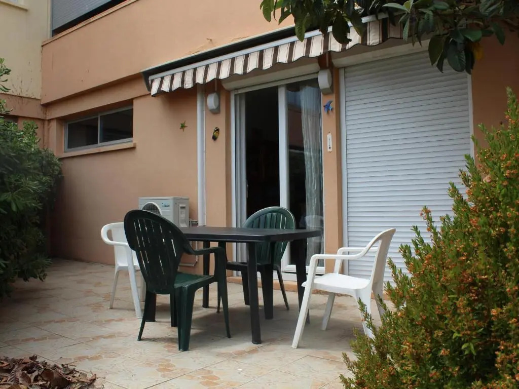 Appartement Balaruc-les-Bains, 2 pièces, 4 personnes - FR-1-503-122