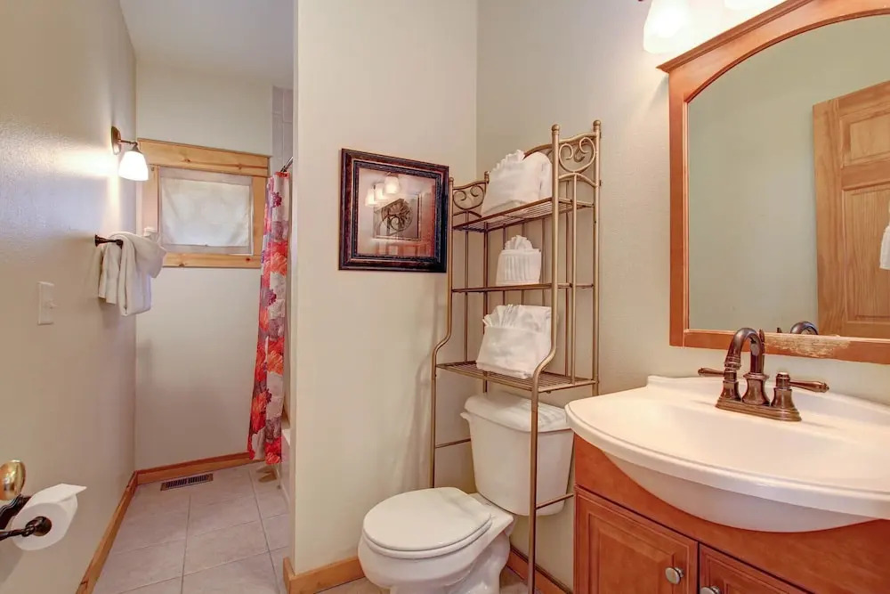 Nisa Mountain 36 2 Bedroom Condo by RedAwning