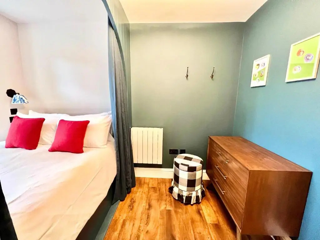 Redland Suites - Apartment 2