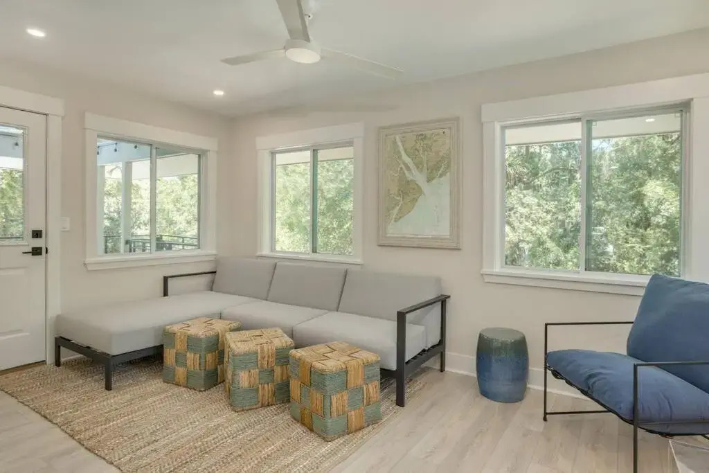 Luxury Beach House - 2min Walk to Beach - Private Pool - Group & Dog Friendly