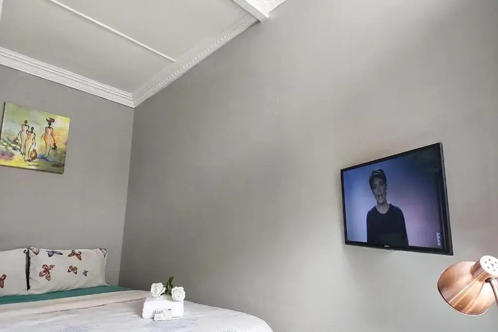 Cozy Hatfield Condo