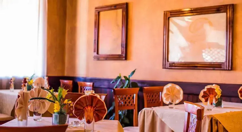 Elegance Hotel