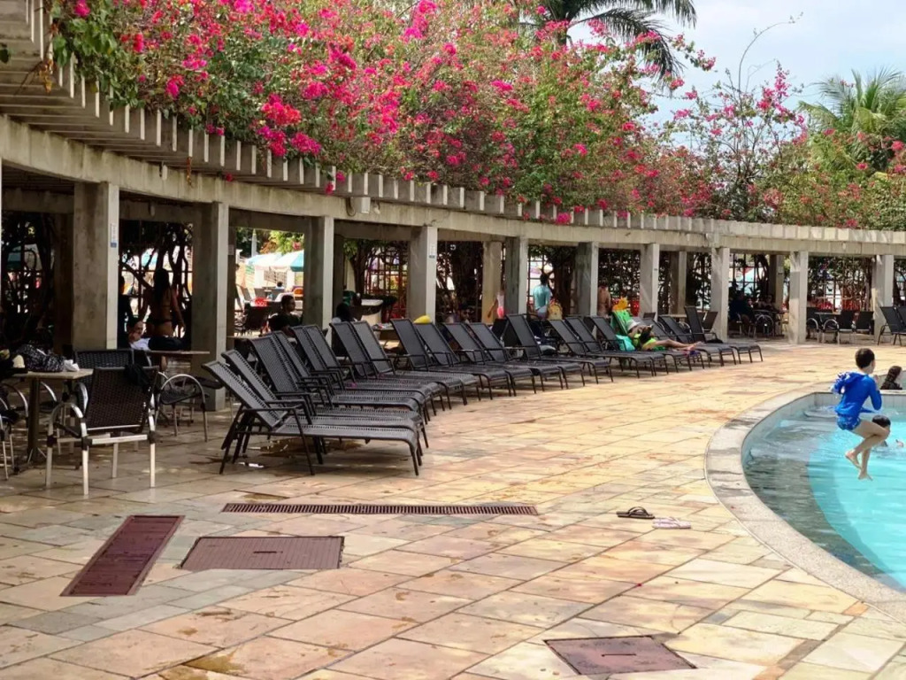 Lacqua diRoma - Oficial - Piscinas 24 horas