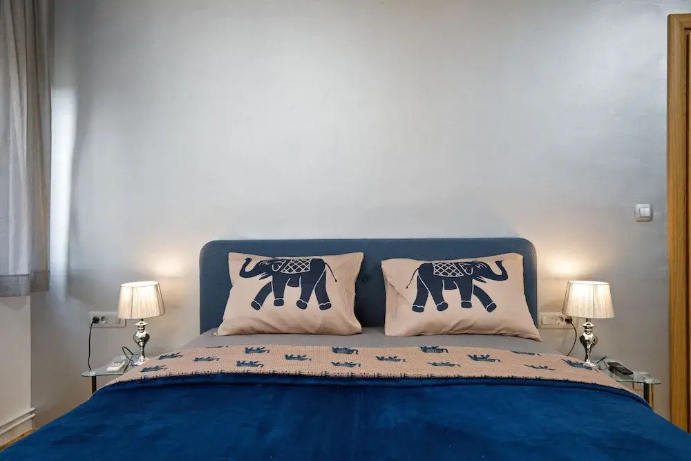 Luxury beach apartment private parking