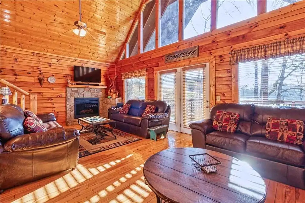 Smoky Mountain Retreat - Five Bedroom Cabin