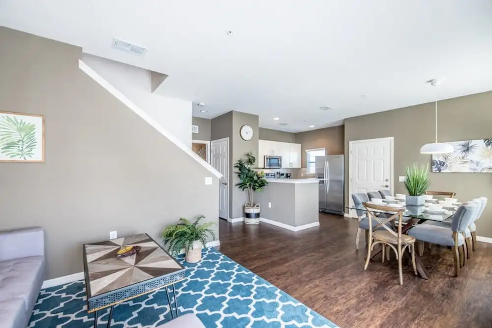 Lucaya Village - 8951 Shine Drive