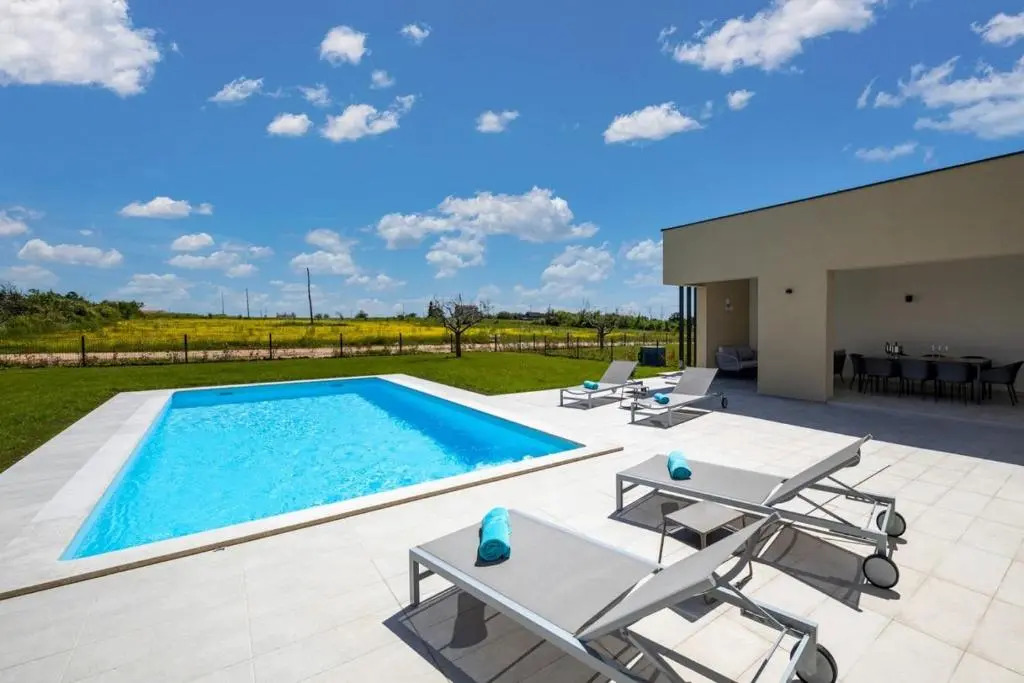 Villa Estate