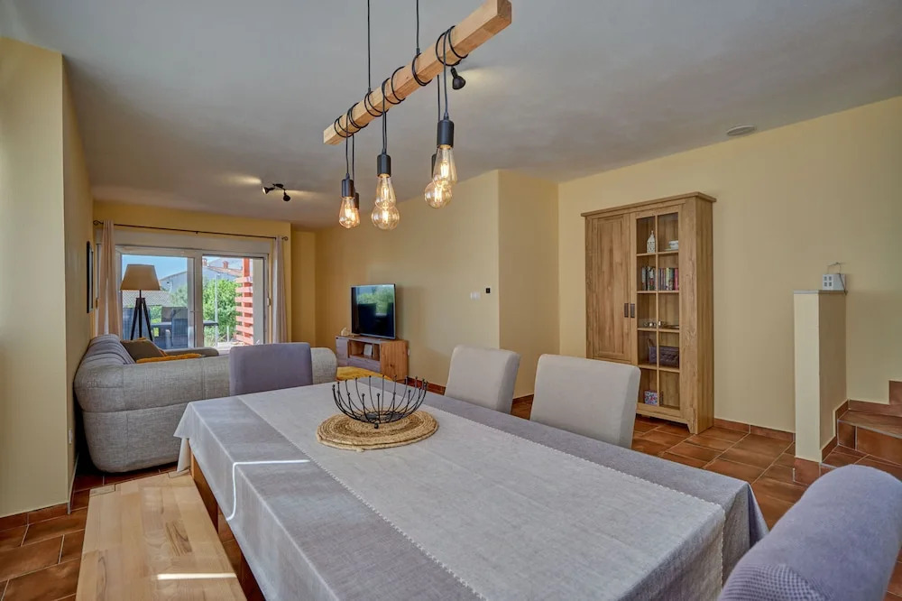 Anovi Holiday Homes by Litto - 5 Min Walk to Beach
