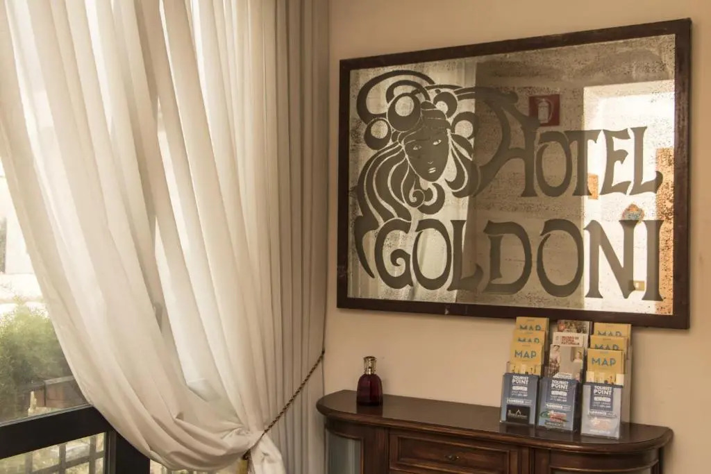 BYPILLOW Goldoni