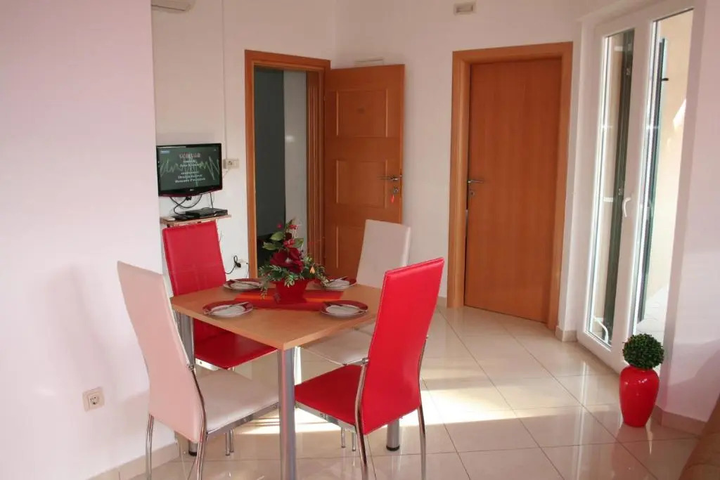 Apt Central - 40m from the beach